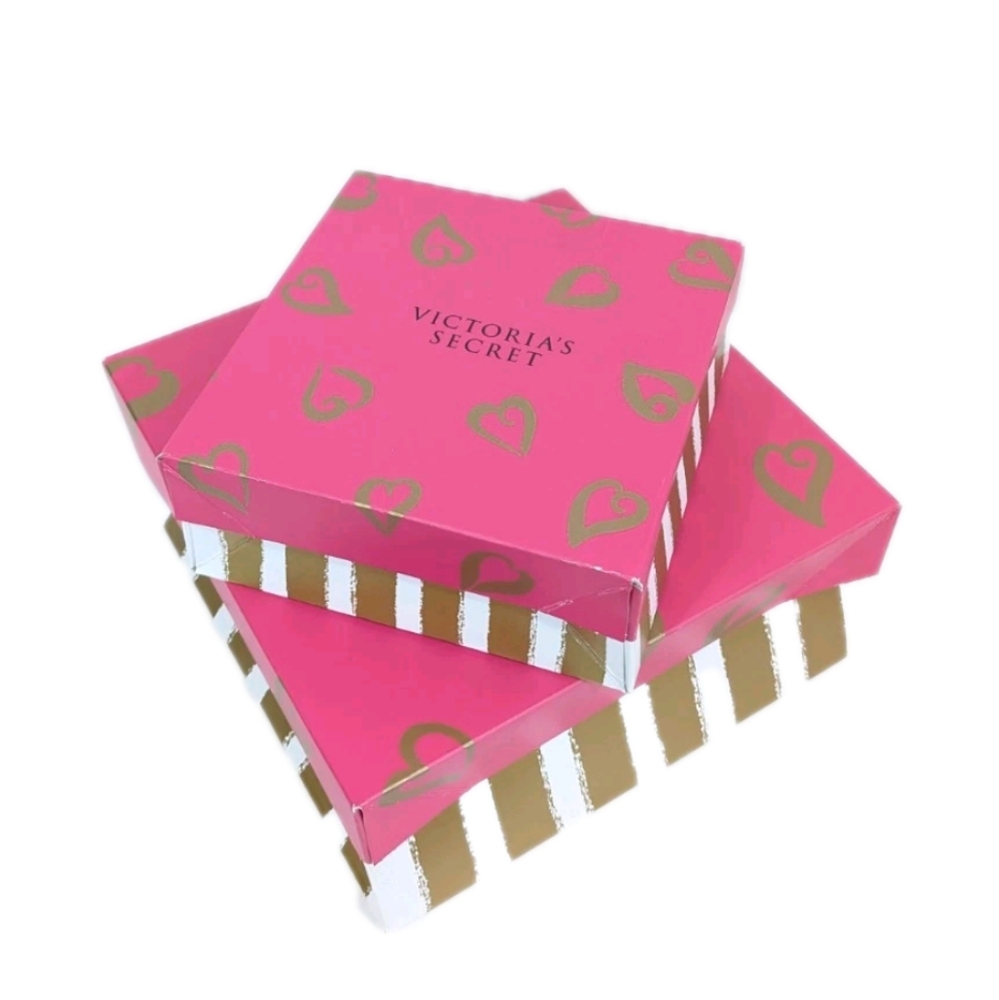 Victoria's Secret Vintage Gift Box Set of 2 Hearts Pink Gold 90s style Display